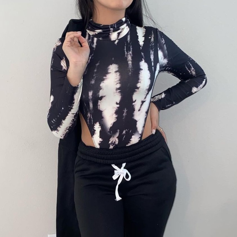 BRAND NEW tie die cutout bodysuit